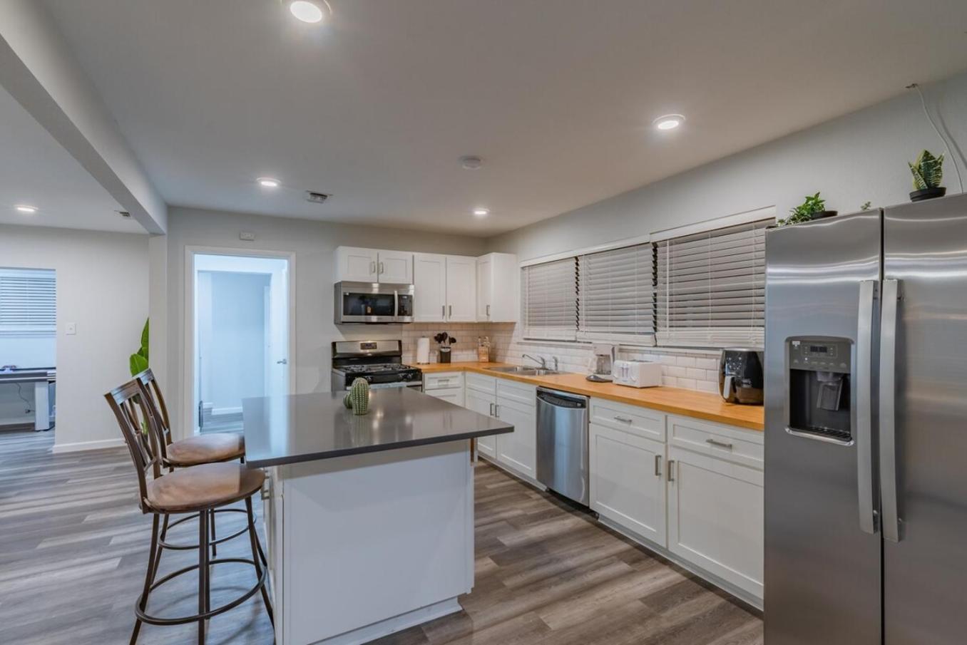 Luxurious Home With Hot Tub & Tree Deck By 6Flags San Antonio Exteriör bild