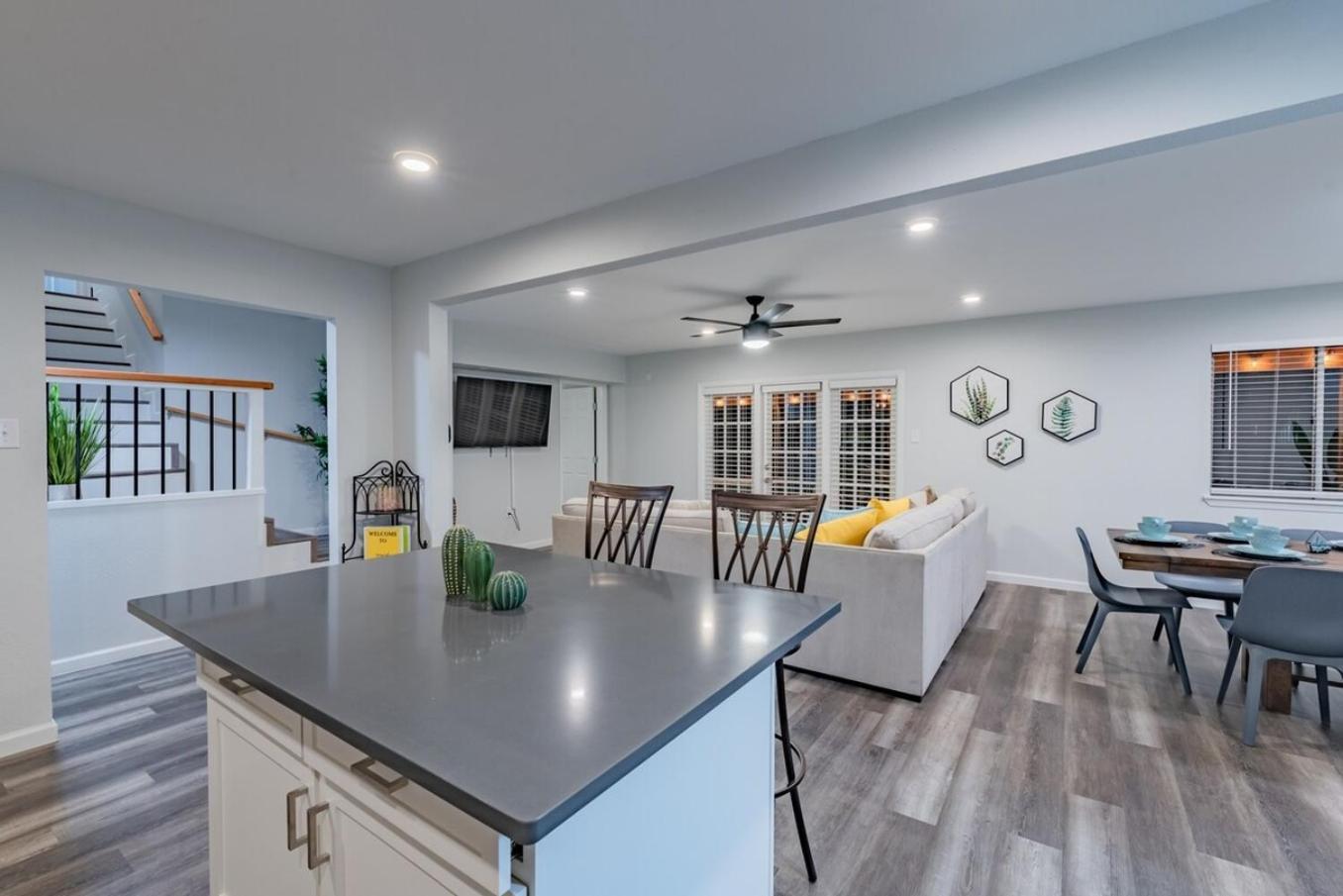 Luxurious Home With Hot Tub & Tree Deck By 6Flags San Antonio Exteriör bild