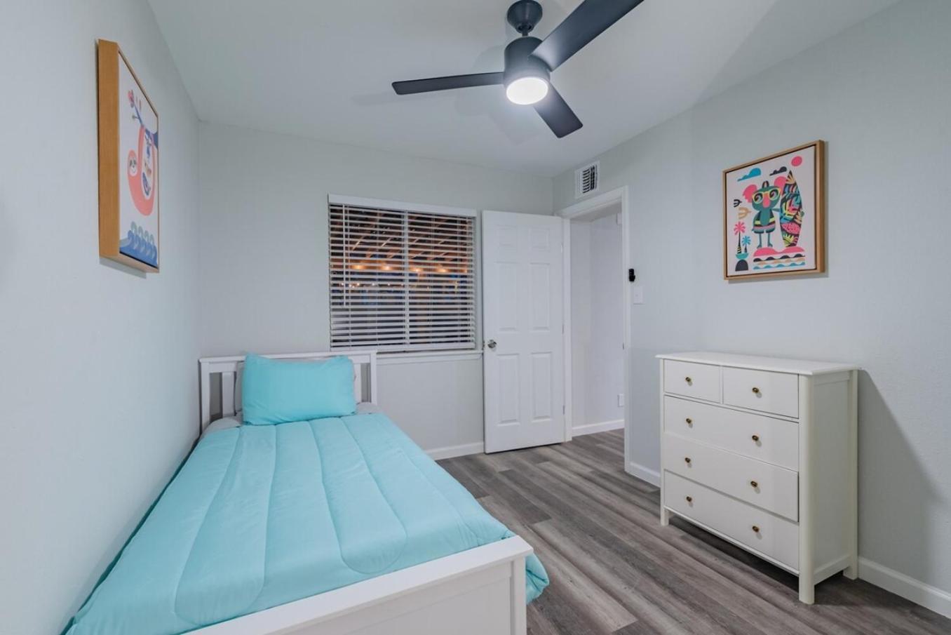 Luxurious Home With Hot Tub & Tree Deck By 6Flags San Antonio Exteriör bild