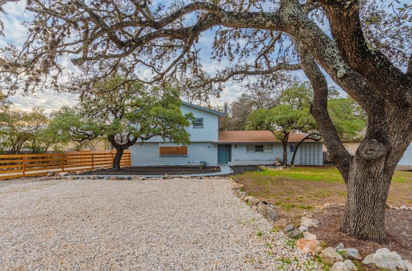 Luxurious Home With Hot Tub & Tree Deck By 6Flags San Antonio Exteriör bild